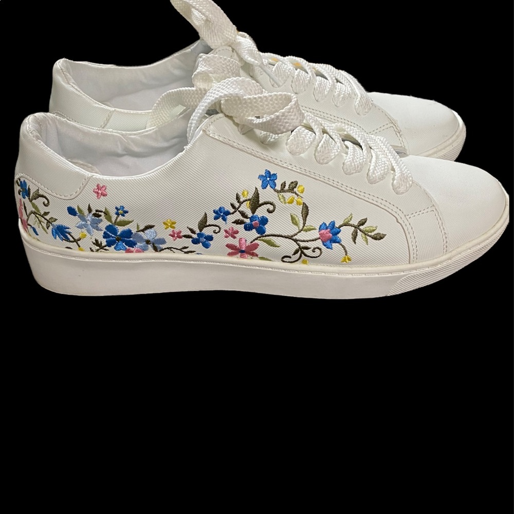 COMFORTVIEW WHITE EMBROIDERED WOMENS SNEAKER SIZE 11 - Picture 2 of 11
